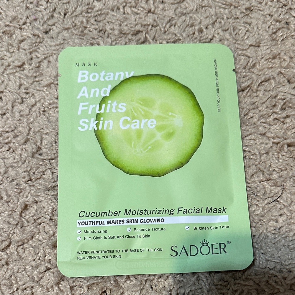 Cucumber Moisturizing Facial Mask - Light Green